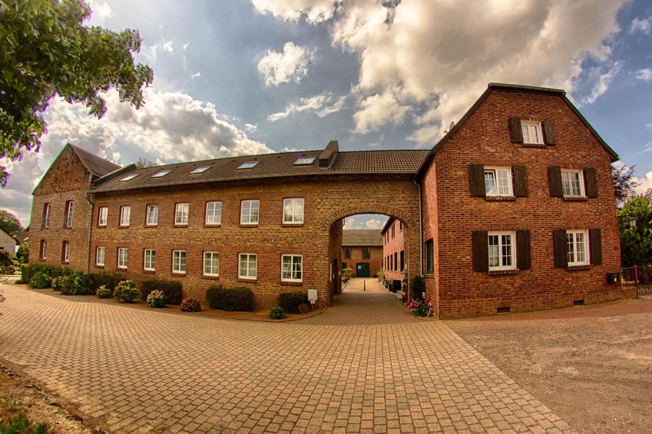 Hotel Landhaus Göddertzhof Erkelenz Exterior foto